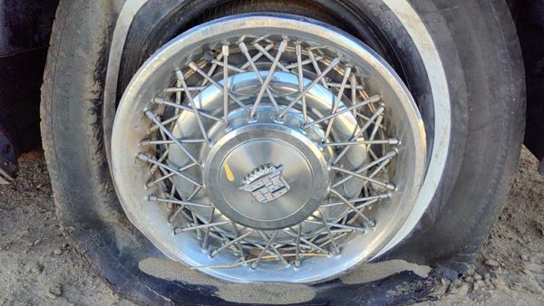 1980-1984 Deville Sedan Hub Cap Wheel Cover Oem #1 01622897 — photo 2