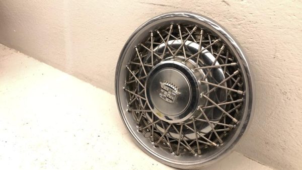 1980-1984 Deville Sedan Hub Cap Wheel Cover Oem #1 01622897 — photo 5