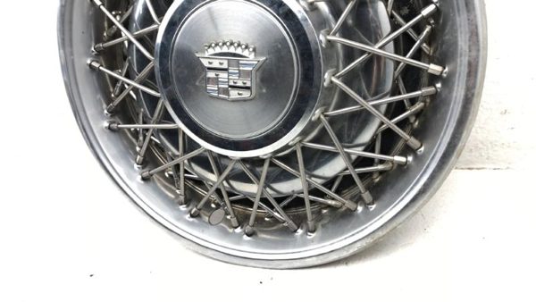 1980-1984 Deville Sedan Hub Cap Wheel Cover Oem #1 01622897 — photo 7