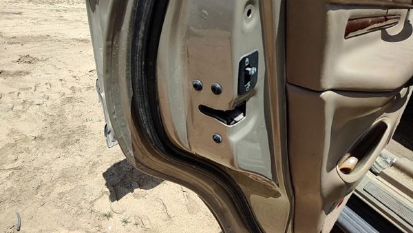 1998-01 Lincoln Navigator Driver Left Rear Door Latch With Rods/Cables Oem Back — photo 4