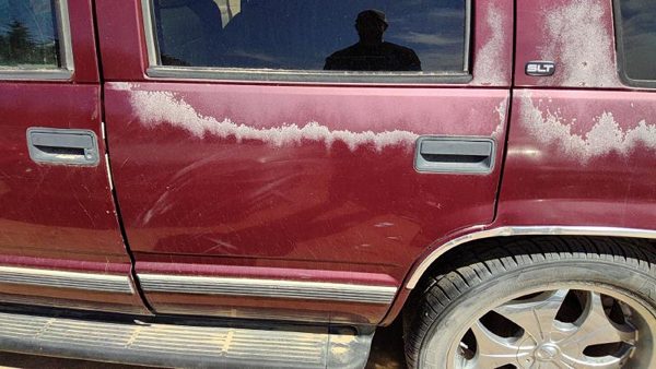 1999 GMC Yukon Rear Door LH Maroon — photo 3