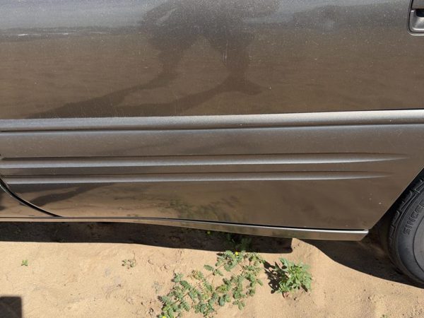 1999 Pontiac Bonneville Driver Left Rear Moulding From Door Oem Back Gold — photo 2