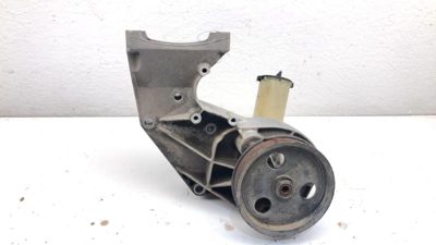 02 Ford F250 Super Duty 7.3L Powerstroke Power Steering Pump With Mount Bracket