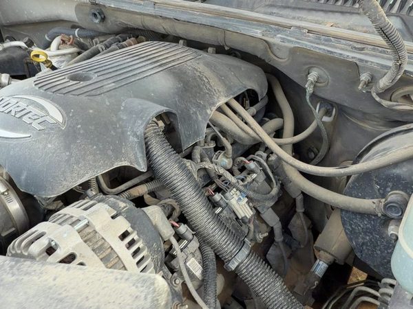 2000-2002 Chevy Suburban Intake Manifold Oem 5.3L 17113697 — photo 4
