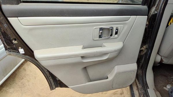 07-09 Grand Vitara Xl-7 Driver Left Rear Door Trim Panel With Switches Back Gray — photo 1