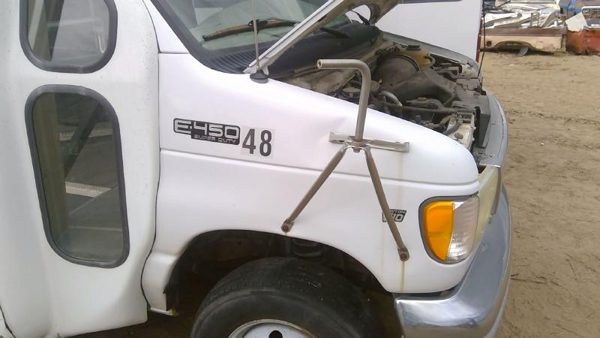 2002 Ford E-350 Super Duty Fender Van E450 RH White Yz — photo 6