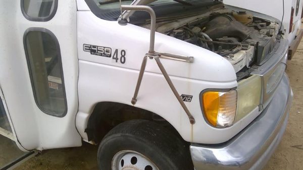 2002 Ford E-350 Super Duty Fender Van E450 RH White Yz — photo 3