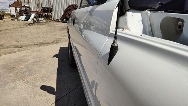 2001 Dodge Ram 1500 Front Door RH Man Wnd Man Lock White — photo 6
