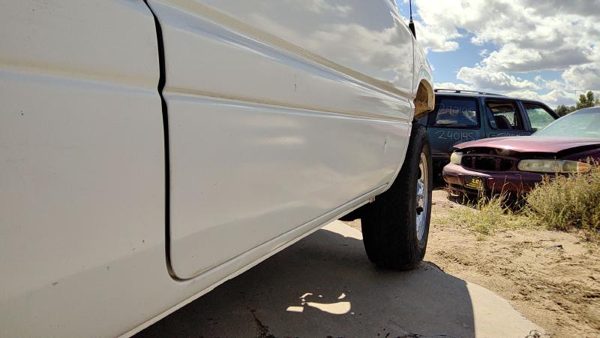 2001 Dodge Ram 1500 Front Door RH Man Wnd Man Lock White — photo 5
