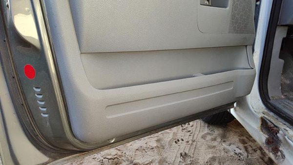 06-07 Ford Freestar Driver Left Front Door Trim Panel With Master Switch Gray — photo 9