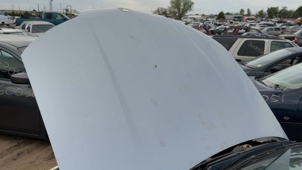 2007 Saturn Ion Hood Silver 13U — photo 2
