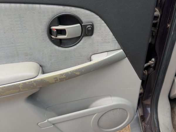 06 Equinox Driver Left Rear Door Trim Panel With Switches Back Light Gray 14B — photo 2