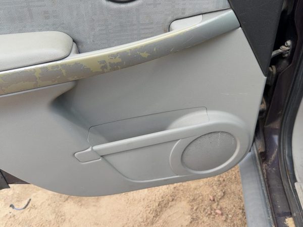06 Equinox Driver Left Rear Door Trim Panel With Switches Back Light Gray 14B — photo 5