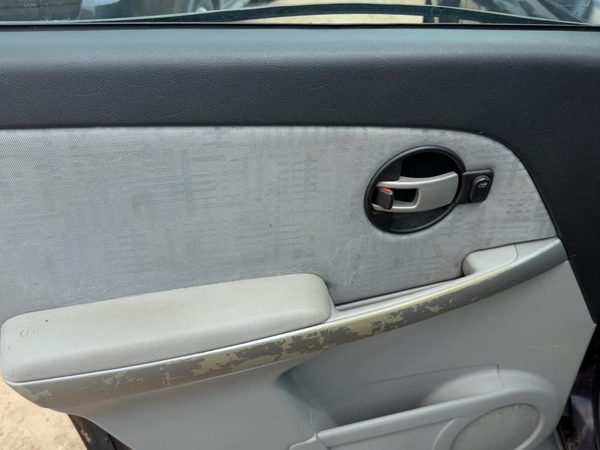 06 Equinox Driver Left Rear Door Trim Panel With Switches Back Light Gray 14B — photo 6