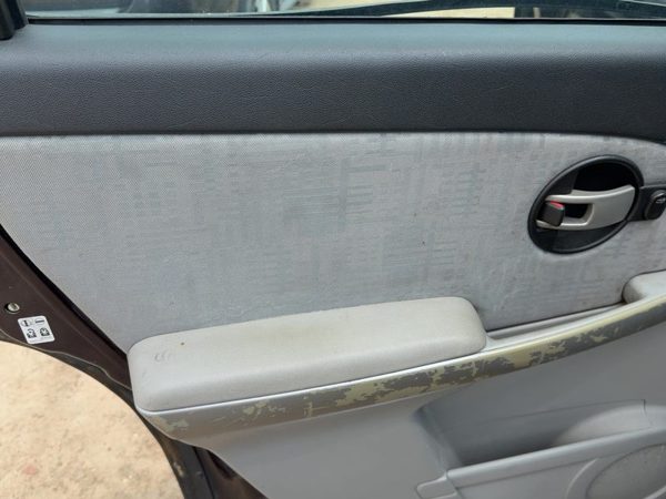 06 Equinox Driver Left Rear Door Trim Panel With Switches Back Light Gray 14B — photo 8
