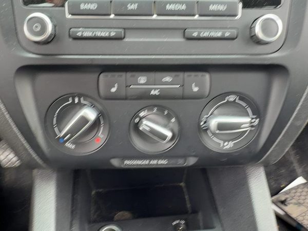2011-2014 Vw Jetta Temperature Control Module In Dash Heater Ac Head Unit Oem — photo 2