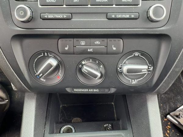 2011-2014 Vw Jetta Temperature Control Module In Dash Heater Ac Head Unit Oem — photo 3