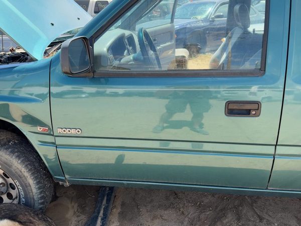 1995 Isuzu Rodeo Front Door LH Green 732 — photo 3