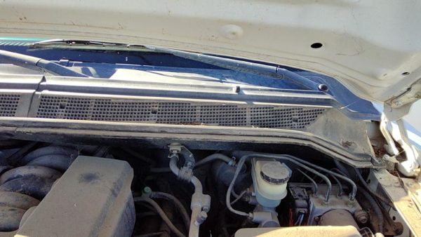 2004 Nissan TITAN Cowl Vent Panel/screen Driver Left Windshield Wiper Trim — photo 1