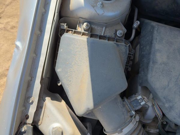 05-08 Cobalt Complete Air Intake Cleaner Filter Box Housing With Tube Oem 2.4L — photo 7