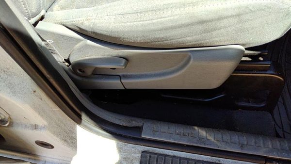 05-07 Jeep Liberty Passenger Right Side Seat Trim Panel Oem Gray D5 — photo 1