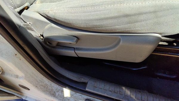 05-07 Jeep Liberty Passenger Right Side Seat Trim Panel Oem Gray D5 — photo 4