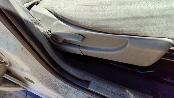 05-07 Jeep Liberty Passenger Right Side Seat Trim Panel Oem Gray D5 — photo 5