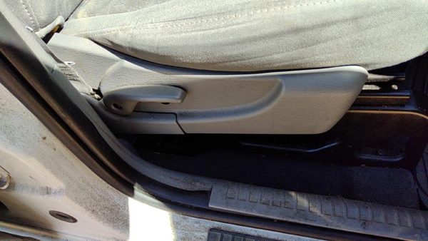 05-07 Jeep Liberty Passenger Right Side Seat Trim Panel Oem Gray D5 — photo 2