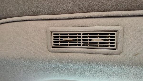 1994 Chevy Suburban Rear Overhead Vents Heater Ac Oem Set Tan — photo 2