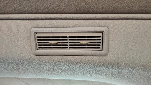 1994 Chevy Suburban Rear Overhead Vents Heater Ac Oem Set Tan — photo 1