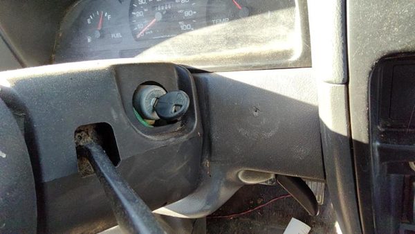 1996-1997 Nissan Hardbody Ignition Switch Assembly With Key Complete Electrical — photo 1