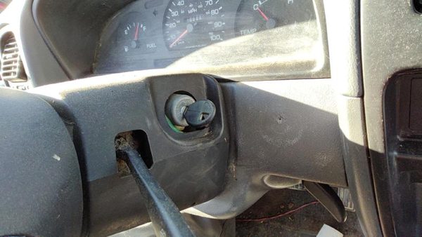 1996-1997 Nissan Hardbody Ignition Switch Assembly With Key Complete Electrical — photo 3