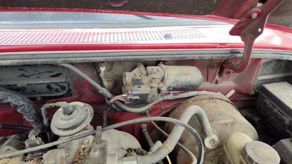 1999 Mazda B2500 Wiper Motor Front — photo 3