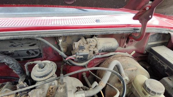 1999 Mazda B2500 Wiper Motor Front — photo 2