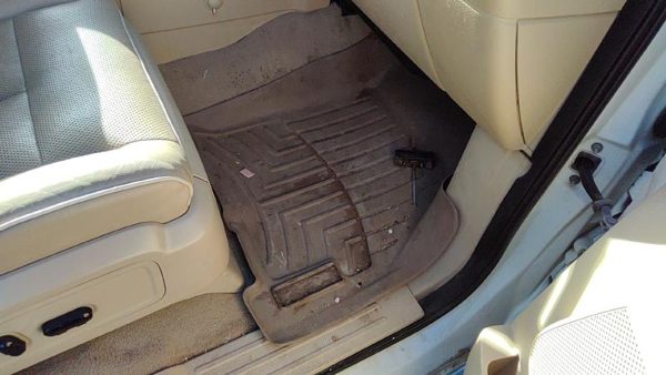 2008 Lincoln Navigator Wheather Tech Floor Mats Set Rubber — photo 8