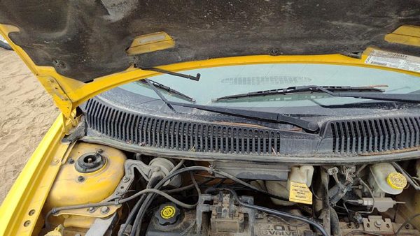 2004-2005 Dodge Neon Windshield Wiper Cowl Vent Trim Panel Oem Cover — photo 2