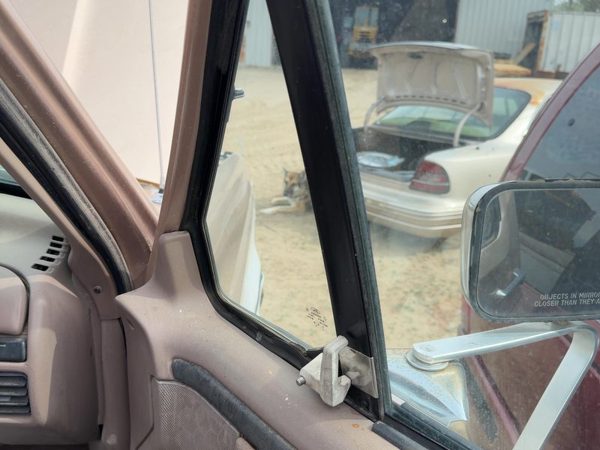 92-97 F250 Passenger Right Front Vent Window Small Door Glass With Frame Oem — photo 6