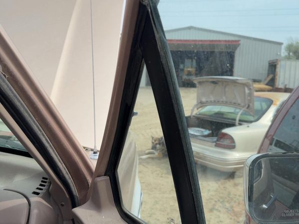 92-97 F250 Passenger Right Front Vent Window Small Door Glass With Frame Oem — photo 5