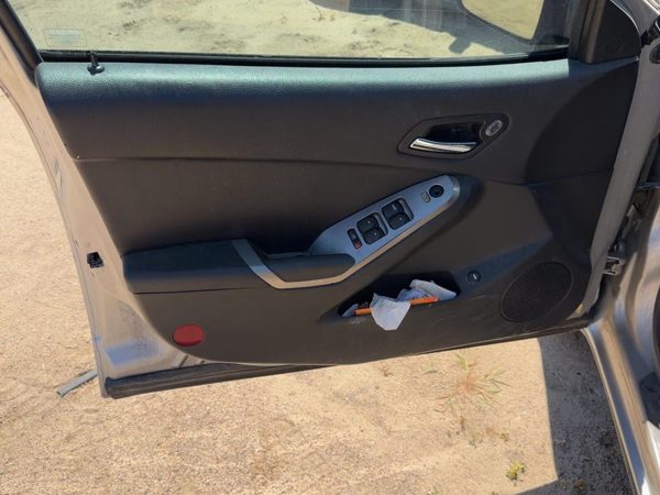 05-10 G6 Driver Left Front Door Trim Panel Master Switch Black Sedan Ebony 192 — photo 1