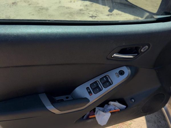 05-10 G6 Driver Left Front Door Trim Panel Master Switch Black Sedan Ebony 192 — photo 2