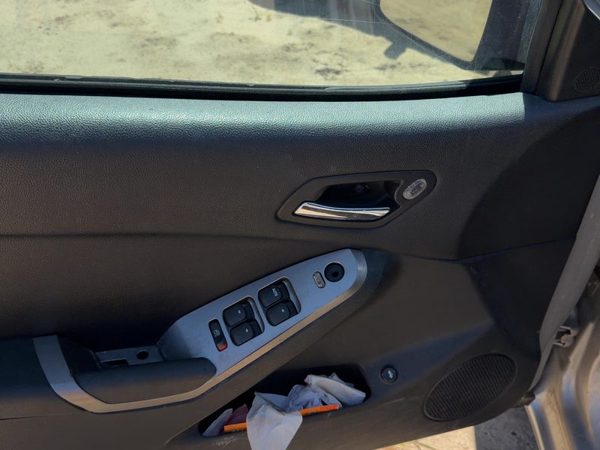 05-10 G6 Driver Left Front Door Trim Panel Master Switch Black Sedan Ebony 192 — photo 8