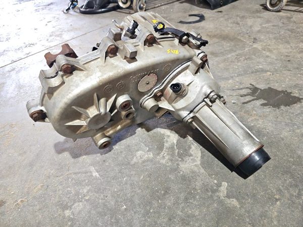 1996-1999 Chevy Silverado 1500 Transfer Case Assembly Oem 4X4 4Wd Tcase 24228428 — photo 1