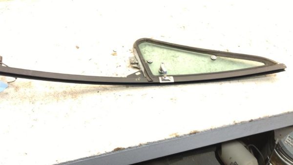 87-89 D100 Ram Pickup Passenger Right Front Vent Window Small Door Glass W Frame — photo 6