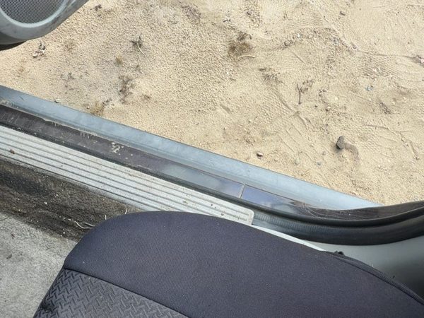 2006 Chevy Equinox Passenger Right Lower Kick Trim Panel Oem Light Gray 14B — photo 4