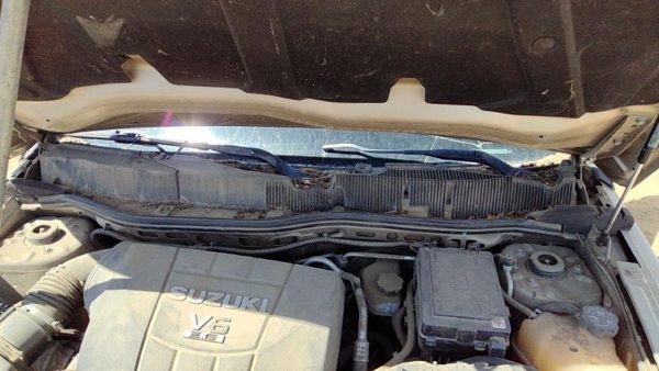 07-09 Suzuki Grand Vitara Xl-7 Windshield Wiper Cowl Vent Trim Panel Oem Cover — photo 1