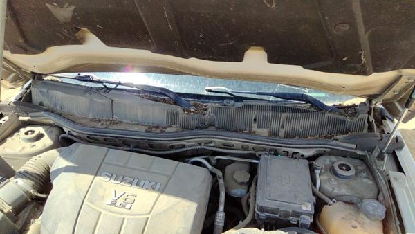 07-09 Suzuki Grand Vitara Xl-7 Windshield Wiper Cowl Vent Trim Panel Oem Cover — photo 2