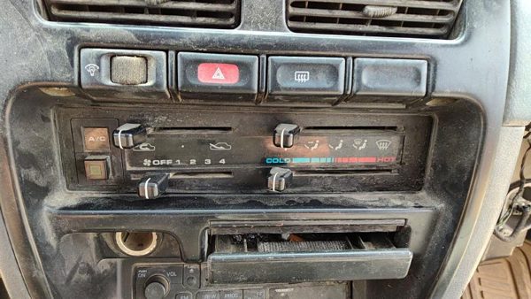 95 Nissan Pathfinder Temperature Control Module In Dash Heater Ac Head Unit Oem — photo 2