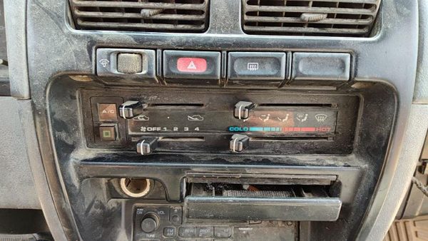 95 Nissan Pathfinder Temperature Control Module In Dash Heater Ac Head Unit Oem — photo 4