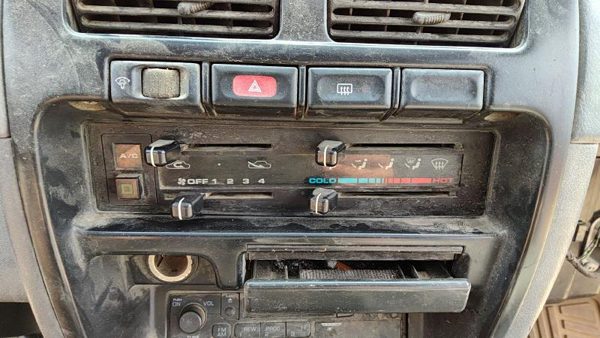 95 Nissan Pathfinder Temperature Control Module In Dash Heater Ac Head Unit Oem — photo 3