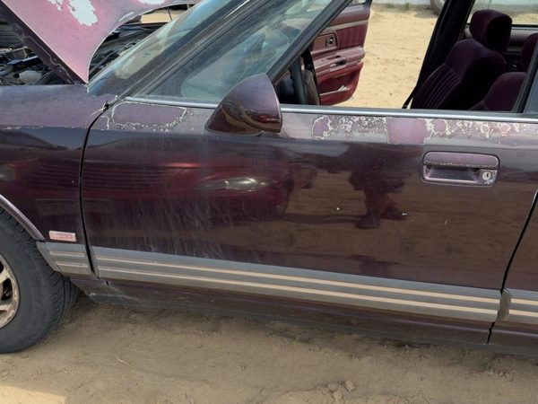 1994 Olds Eighty-eight 88 Front Door LH Maroon — photo 2